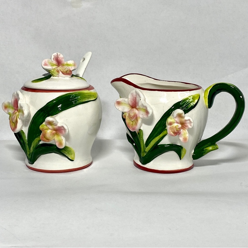 Cream and sugar set